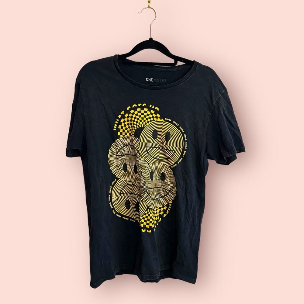 Chemistry Black Yellow Smile Distressed T-Shirt Medium